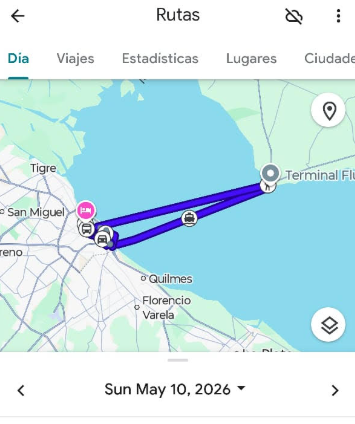 Pantalla móvil con rutas de seguimiento en mapa